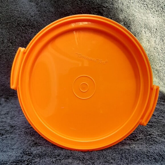 Tupperware Toys Mini Cake Carrier Cupcake Taker 5.5" D Orange RARE VTG 1980’s - Picture 3 of 6